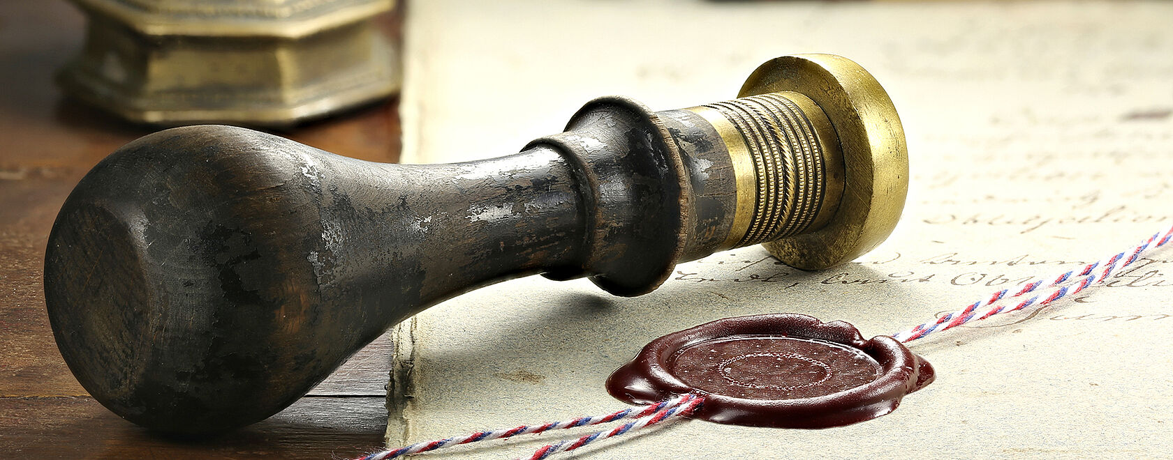 Dokument mit Wachssiegel Dokument mit Wachssiegel